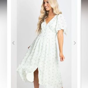 Puffy sleeve dress